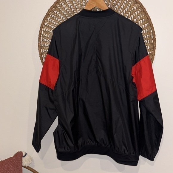 Nike University of Utah black and red windbreaker 1/4 zip size large - Picture 6 of 6